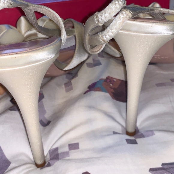 Kate Spade Ivory Bridal Satin Slingback "Ideal" Heels - Size 11 - Picture 4 of 12